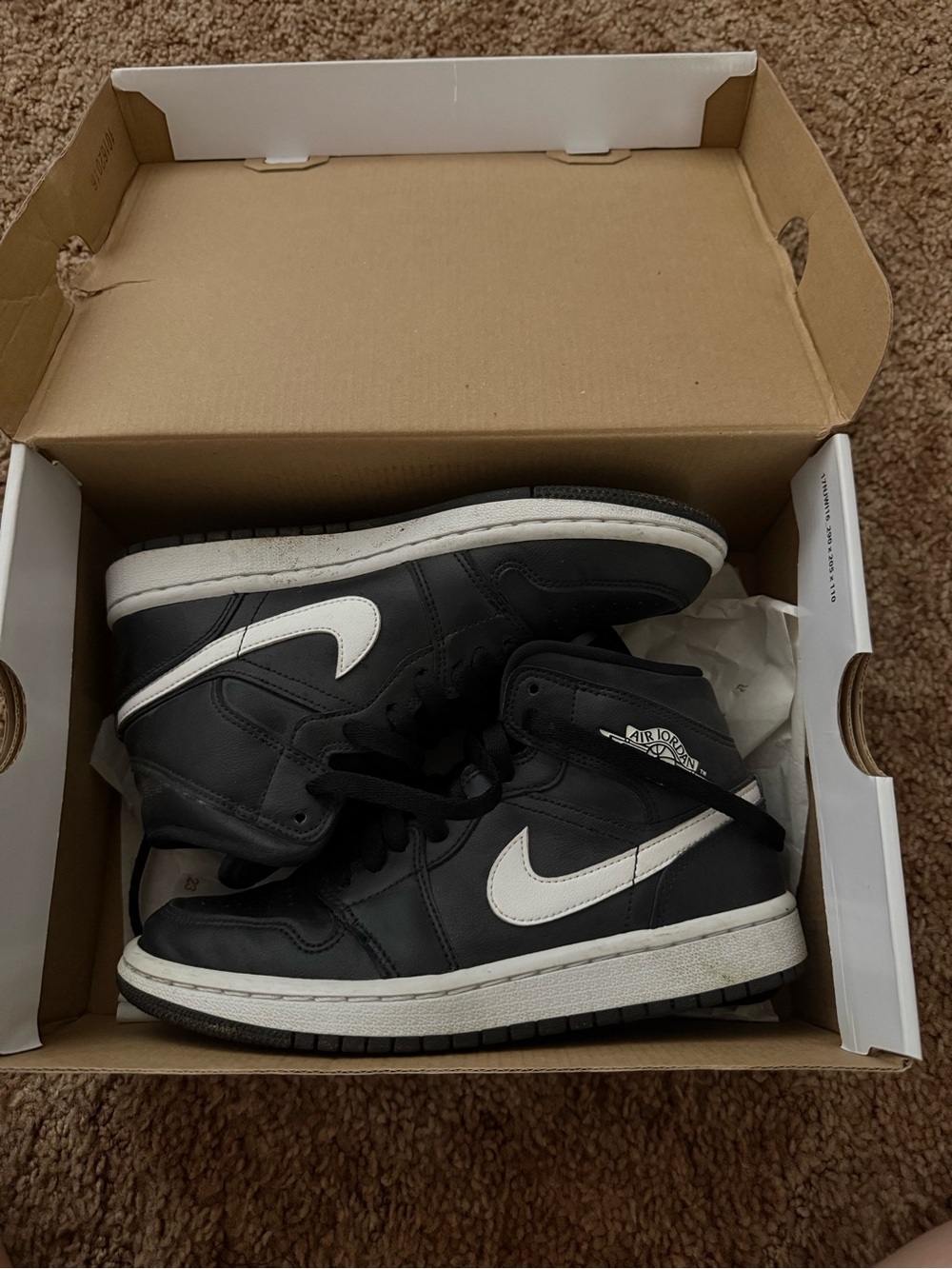 Jordan 1 Mid Men's Sneakers - Black & White